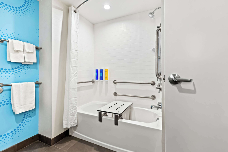 Bathroom 4, Tru By Hilton Aloha Beaverton, Washington