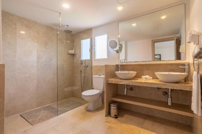Bathroom 5, Zafiro Bahia, Baleares