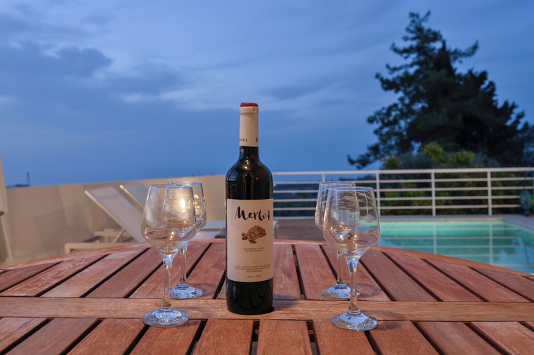 Food & Drinks, Mili Serenity, Crete