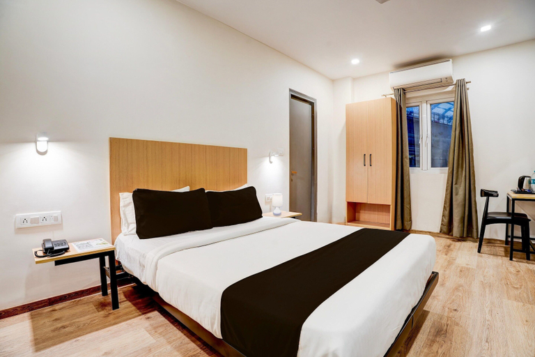 Room 4, Cozy Stays Near Halasuru Metro Station, Bangalore