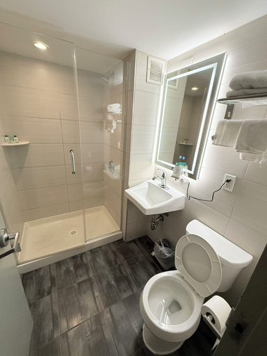 Bathroom 4, Hotel MOCA NYC, New York