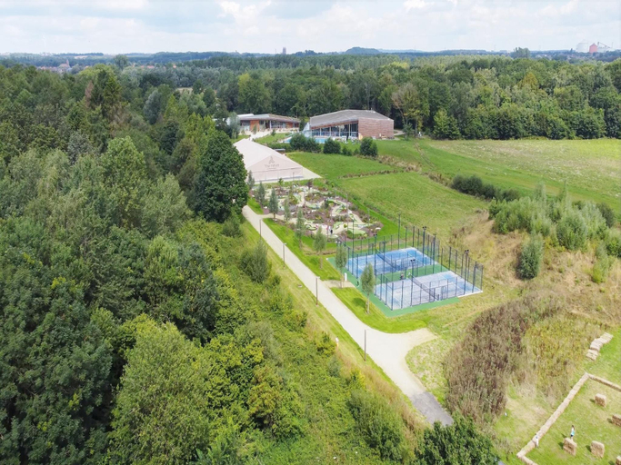 Others 2, Stylish Escape with Views, Hainaut