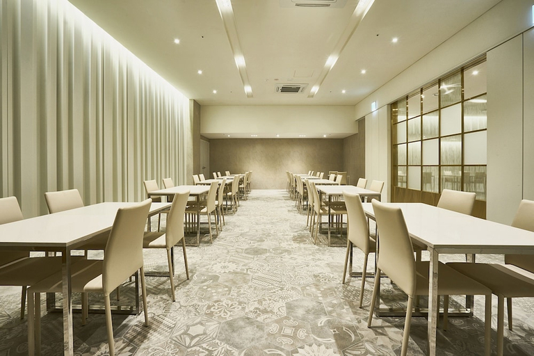 Food & Drinks 4, Royal Emporium Hotel, Jung