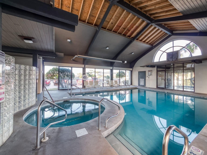 Sport & Beauty 3, Pelican Pointe 1505, Baldwin