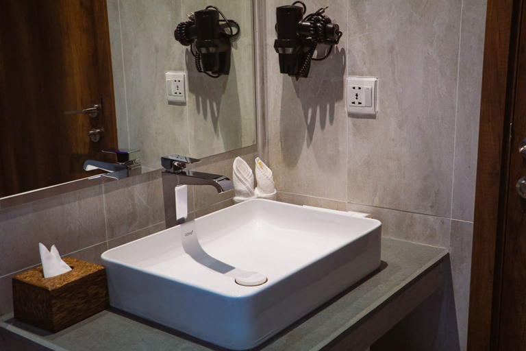 Bathroom 5, Sea Breeze Hotel & Villa, Sihanoukville