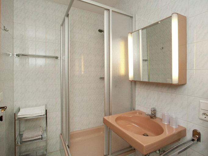 Bathroom 2, Flat in Mittersill near Ski Slopes, Zell am See