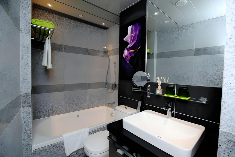 Bathroom 7