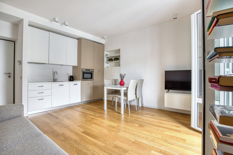 Others 5, Modern Flat Near Historic Castle, Milano
