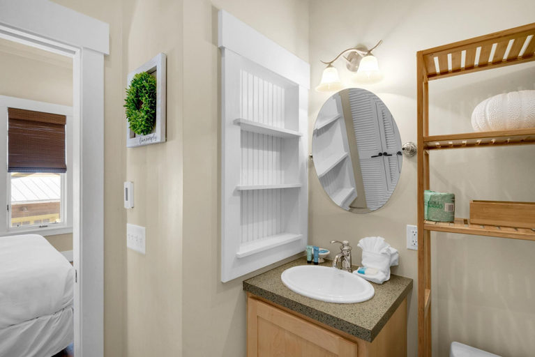 Bathroom, Sunsets at Rosemary Carriage House, Walton