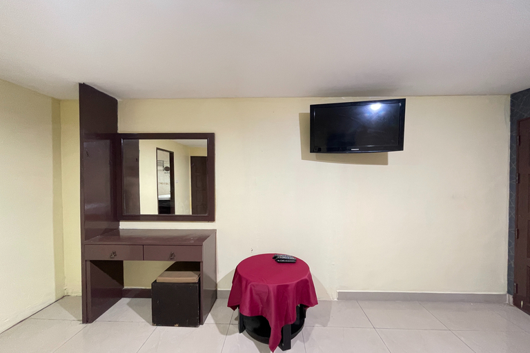 Bedroom 3, Lucky Inn Suites, Pattaya