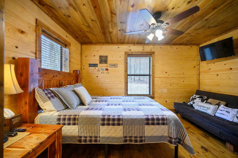 Bedroom 3, Whitetail Retreat Cabin for 13!, McCurtain