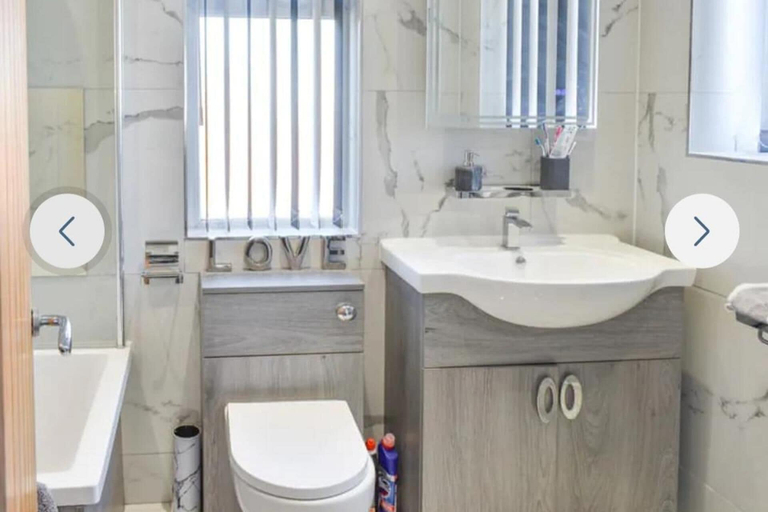 Bathroom, The Hawthorns Large Detached 3 Bedroom Family Home, Durham