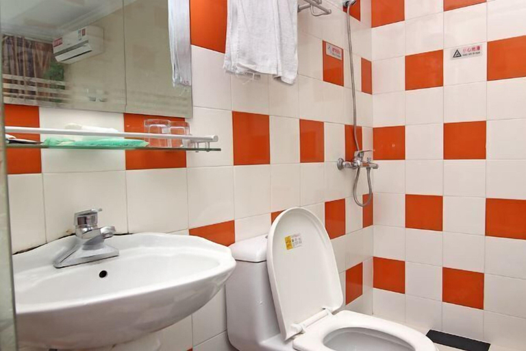 Bathroom, Xiangfu Hostel (Shanghai Wuning Road), Shanghai