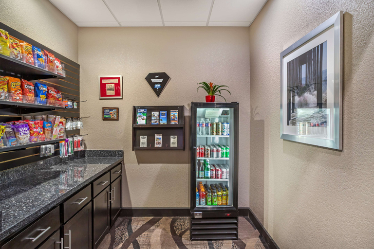 Food & Drinks 5, Best Western Plus Lake Jackson Inn & Suites, Brazoria