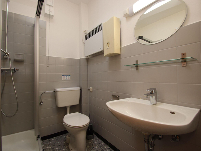 Bathroom, Bungalow in Dornumersiel, Aurich