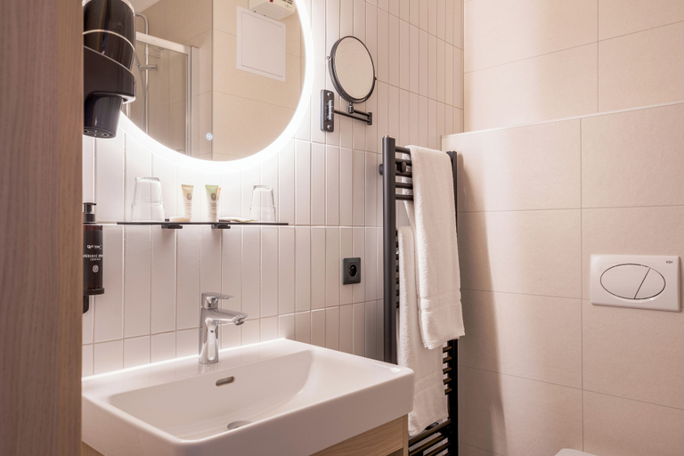 Bathroom 5, Hotel Vista, Brno
