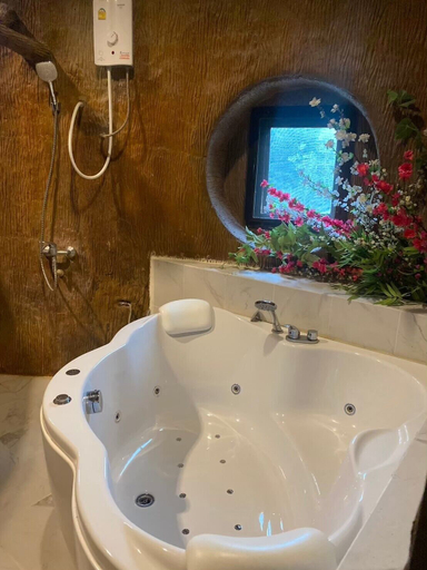 Bathroom 3, Timberland and Fruit Resort, Suan Phung