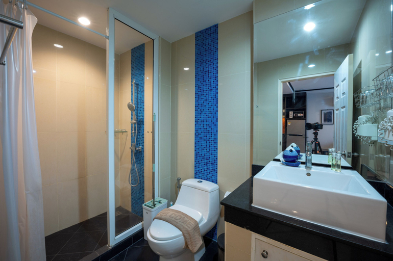Bathroom 4, New Nordic Club 1 by Apartwell, Pattaya