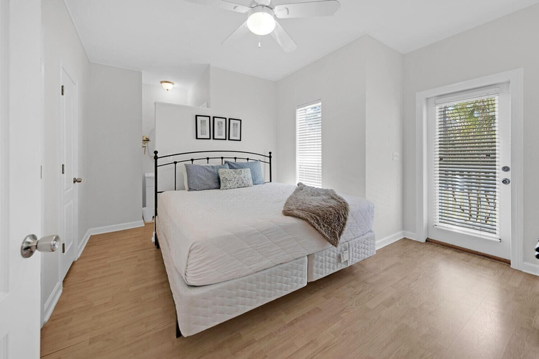 Bedroom 1, Endless Paradise, Walton