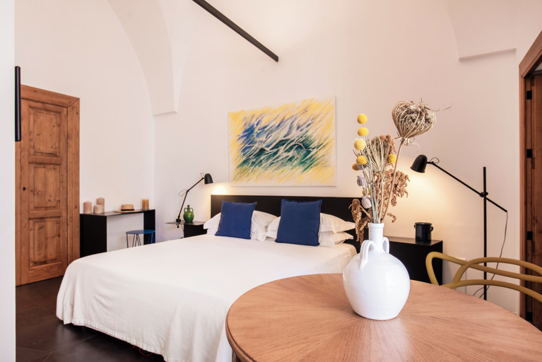 Bedroom 4, Palazzo Biancofiore, Brindisi