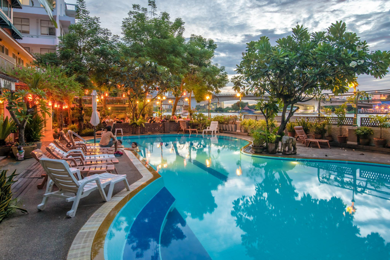 Swimming Pool 13