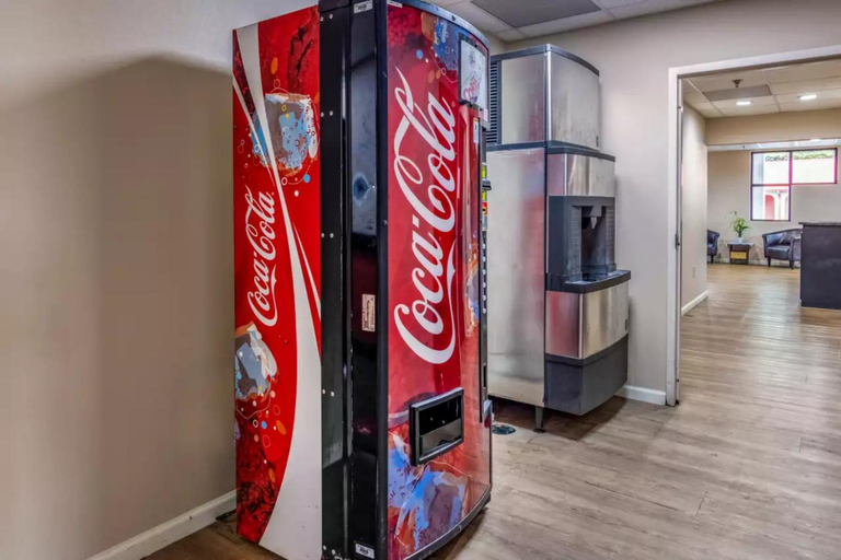 Food & Drinks 5, Americas Best Value Inn Opelika, Lee