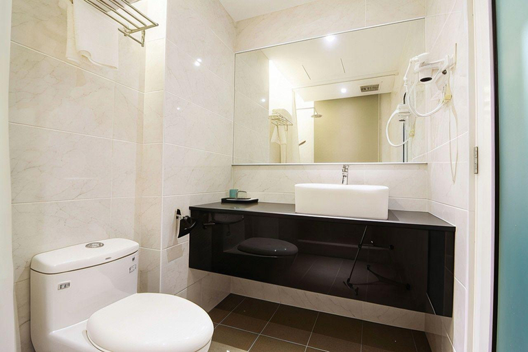 Bathroom 4, Fives Hotel DNP, Johor Bahru