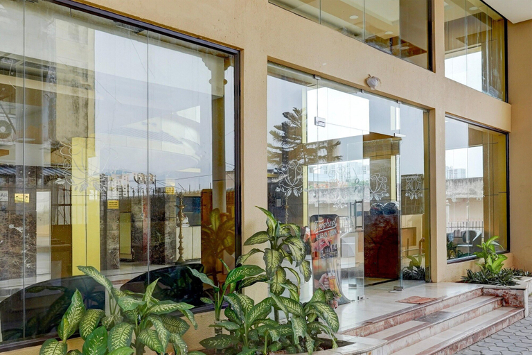 Reception 4, Super Townhouse Koyambedu Royal Plaza, Chennai