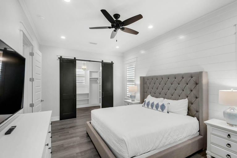 Bedroom 1, Blue Heron Hideaway, Walton