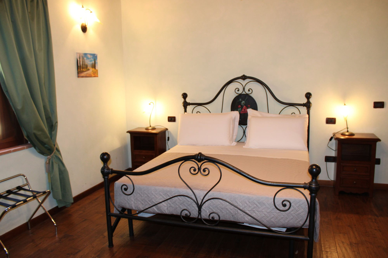 Bedroom 5, Nuovo Etruria Resort, Siena