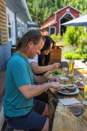 Food & Drinks 5, Westfir Lodge & Mountain Market, Lane