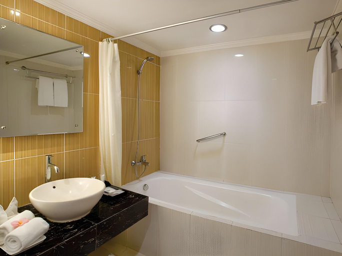 Bathroom 14