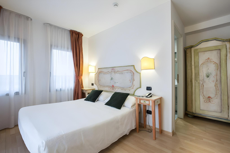Bedroom 3, Hotel Ariston, Venezia