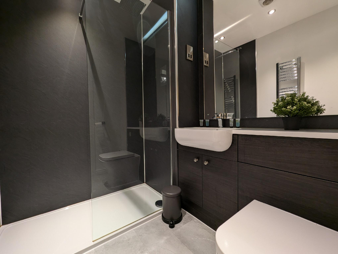 Bathroom 3, Casa Brighouse, Calderdale
