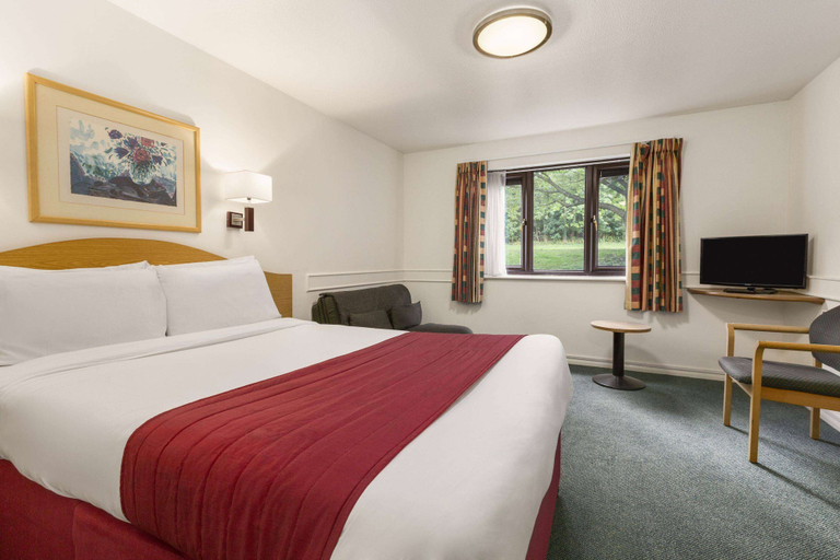 Bedroom 2, Ramada by Wyndham Bristol West, North Somerset