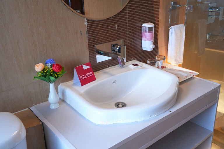 Bathroom 4, Hotel Bella Heights, Kangra