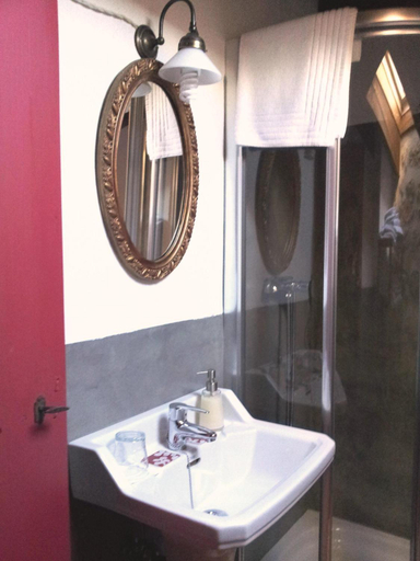 Bathroom 2, El Rinconcillo de Torreiglesias, Segovia