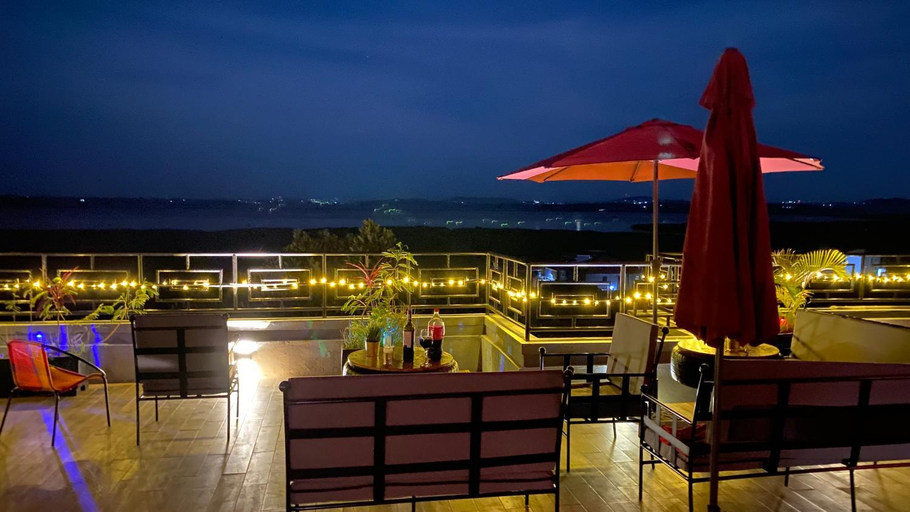 Food & Drinks 4, Nimaro Courts Entebbe, Entebbe