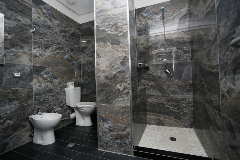 Bathroom 3, Dolanit Hotels Lubjana, Durrësit