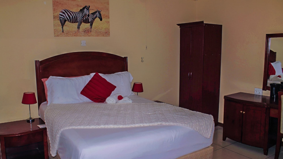 Others 5, Comfort Palace, Chobe