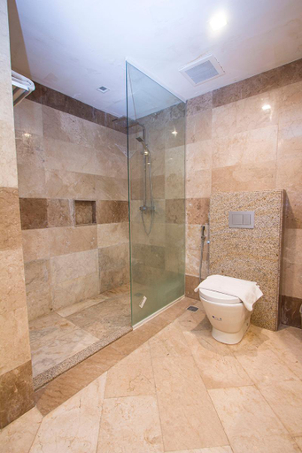 Bathroom 17