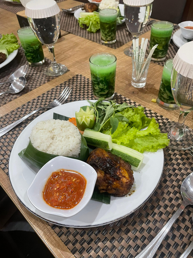 Food & Drinks