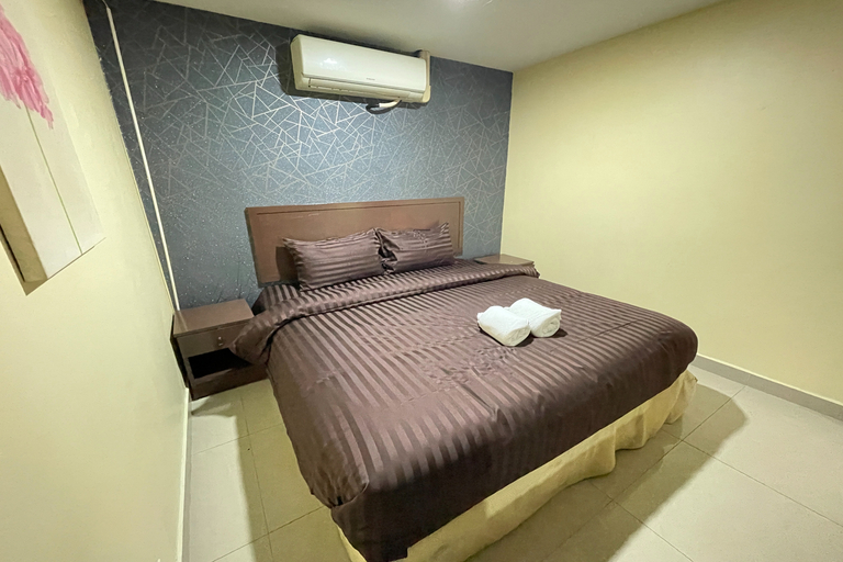 Bedroom 4, Lucky Inn Suites, Pattaya