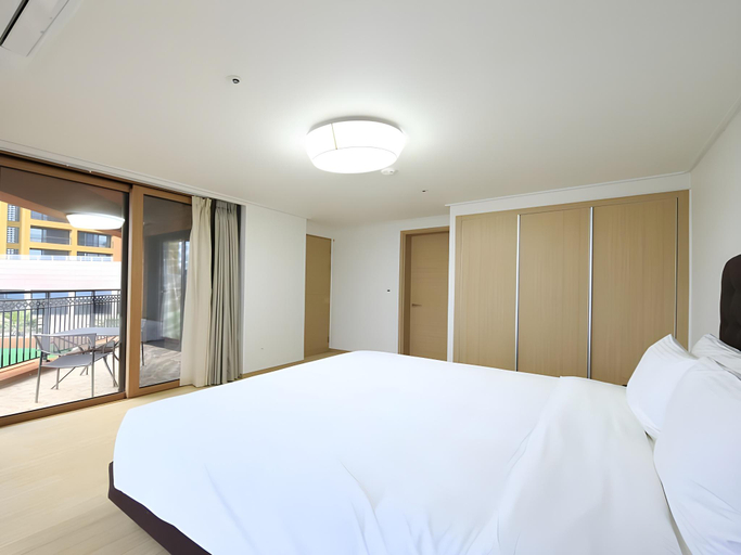 Bedroom 3, Jeju Booyoung Resort, Seogwipo