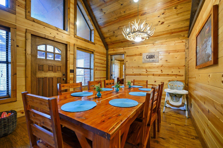 Others 5, Whitetail Retreat Cabin for 13!, McCurtain