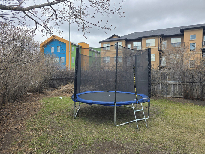 Exterior & Views, Stay & Play - Central Family Friendly, Division No. 6