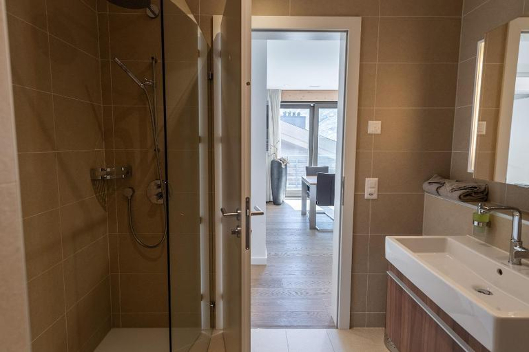 Bathroom 3, Andermatt Alpine Apartments, Uri