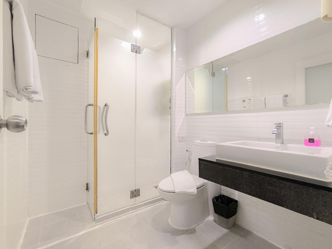 Bathroom 4, Citin Sukhumvit 11 by Compass Hospitality, Wattana