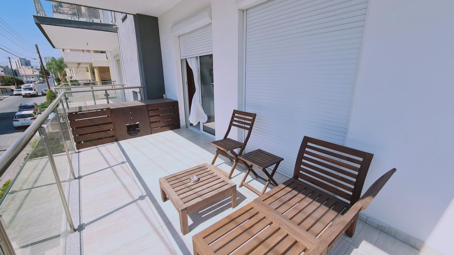 Room 3, 98 LIM - Stay W Apartment