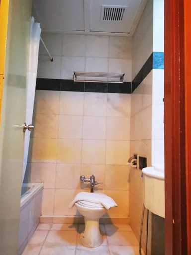 Bathroom 16